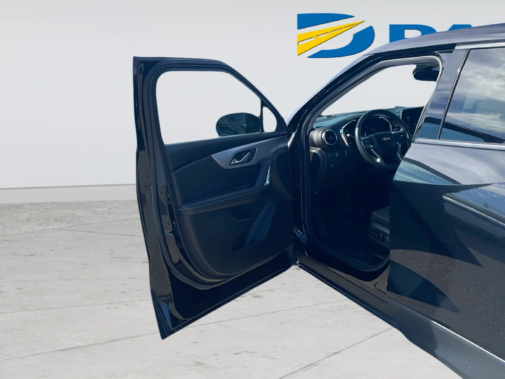 Used 2023 Black Chevrolet LT image 33