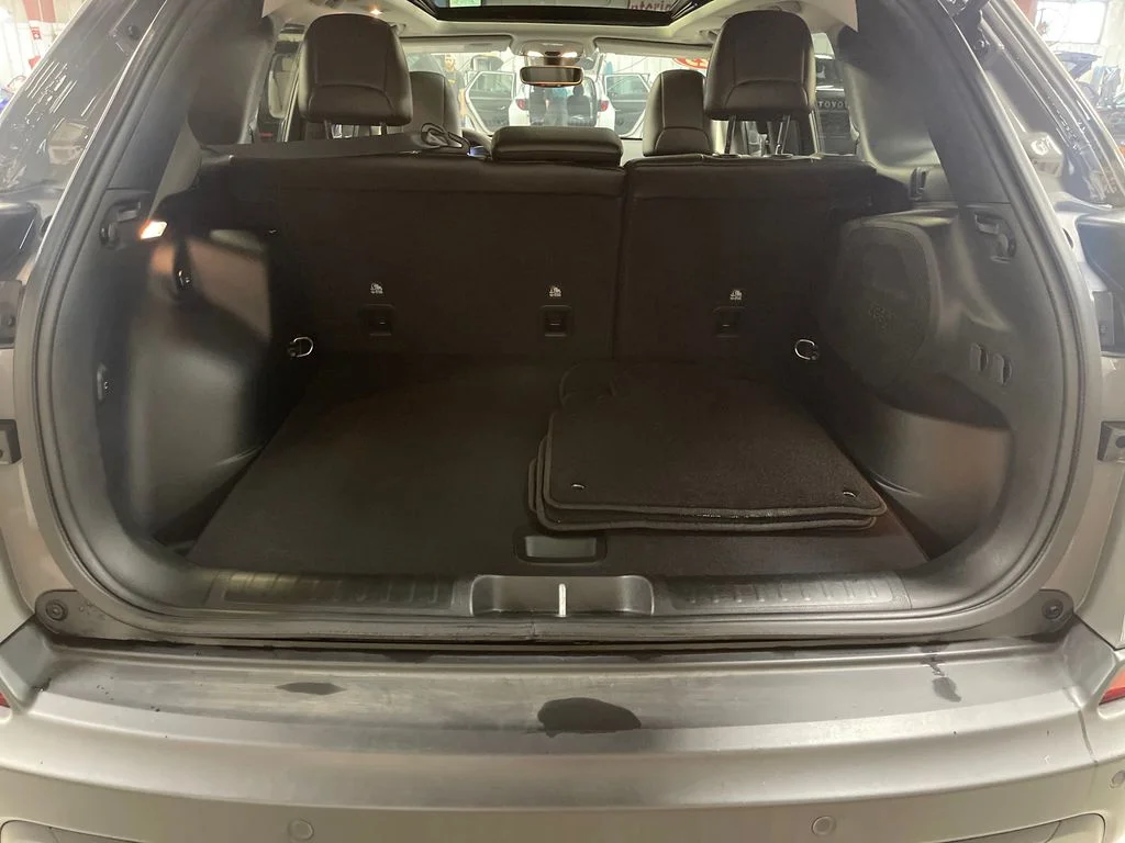 Used 2023 Gray Jeep Altitude image 24