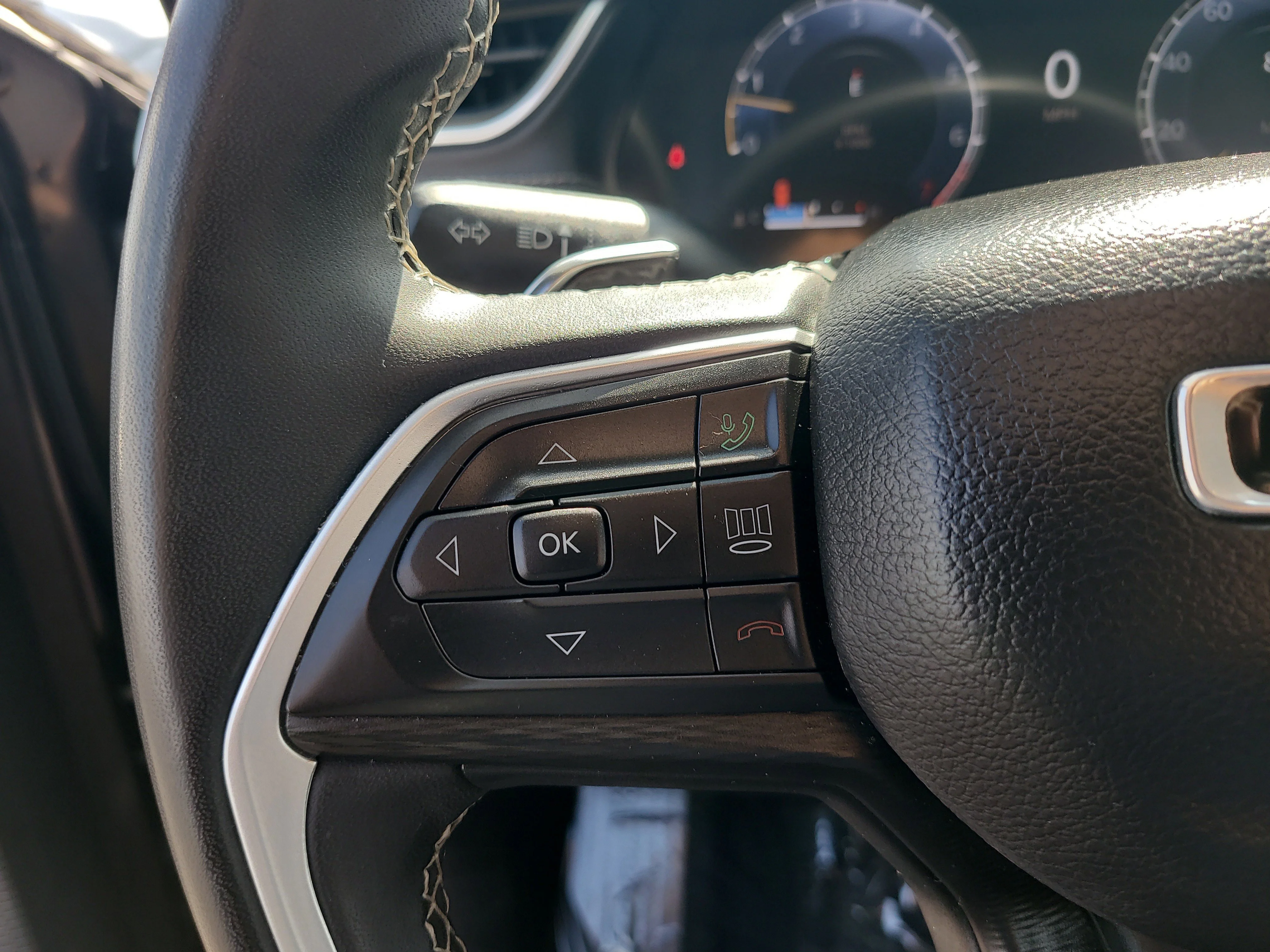 Used 2024 Baltic Gray Metallic Clearcoat Jeep Laredo image 26