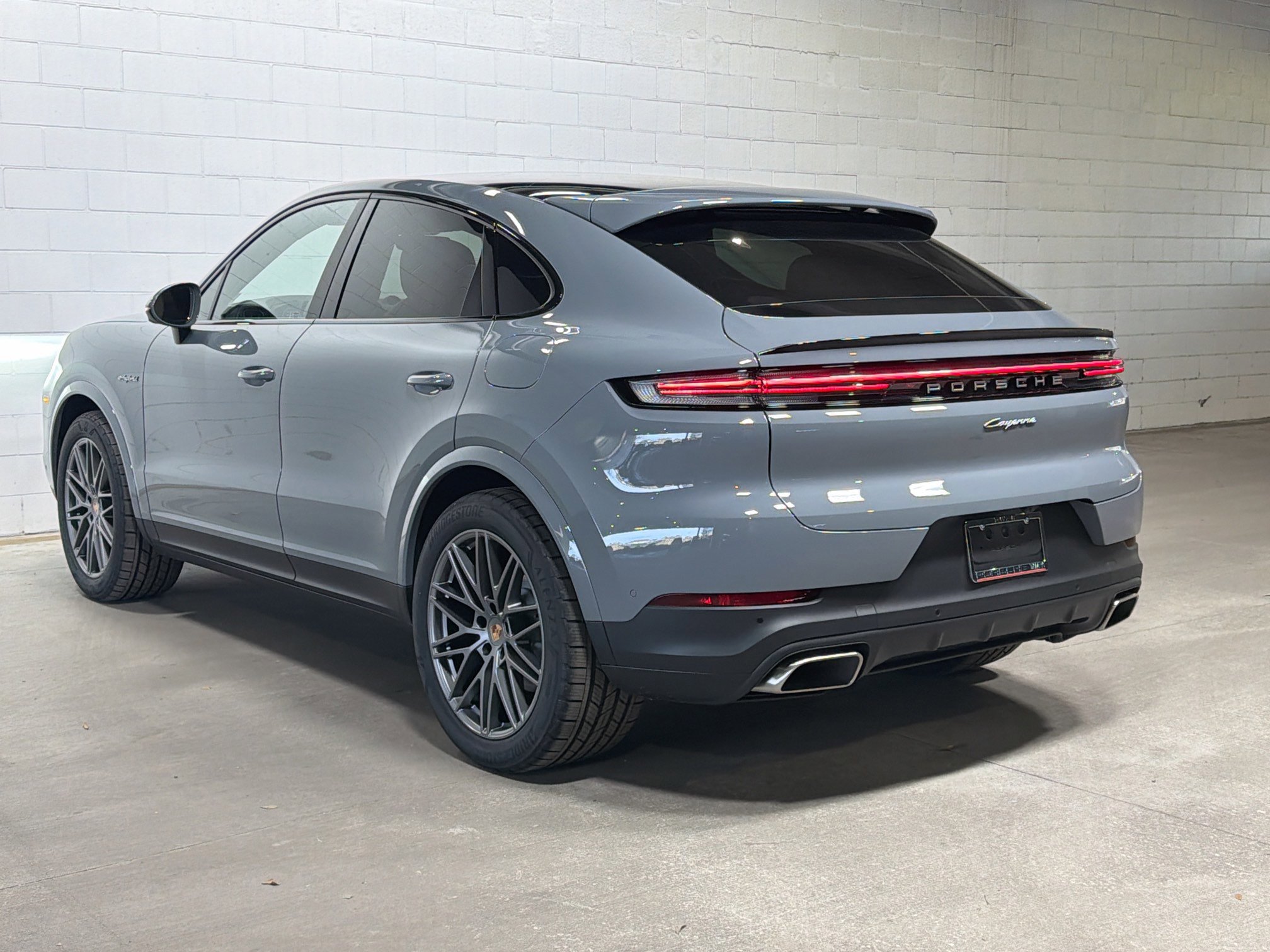 New 2026 Arctic Grey Porsche E-Hybrid image 3