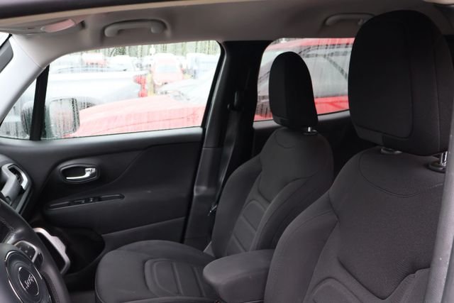 Used 2021 Black Jeep Latitude image 9