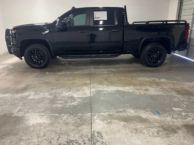 Used 2025 Black Chevrolet Custom image 4