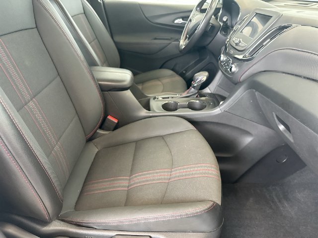 Used 2022 White Chevrolet RS image 34