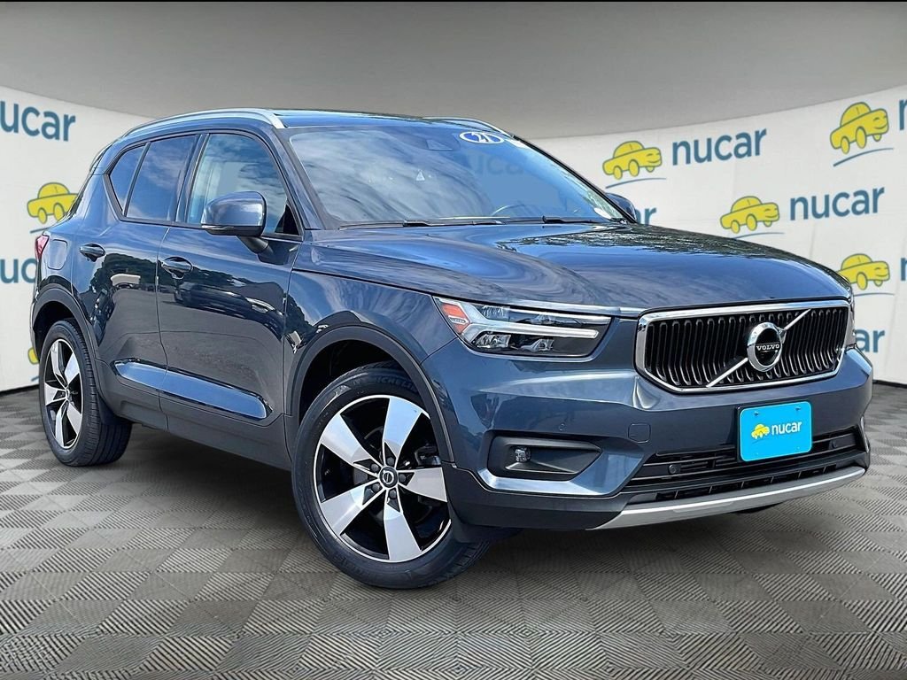Used 2021 Blue Volvo Momentum image 1