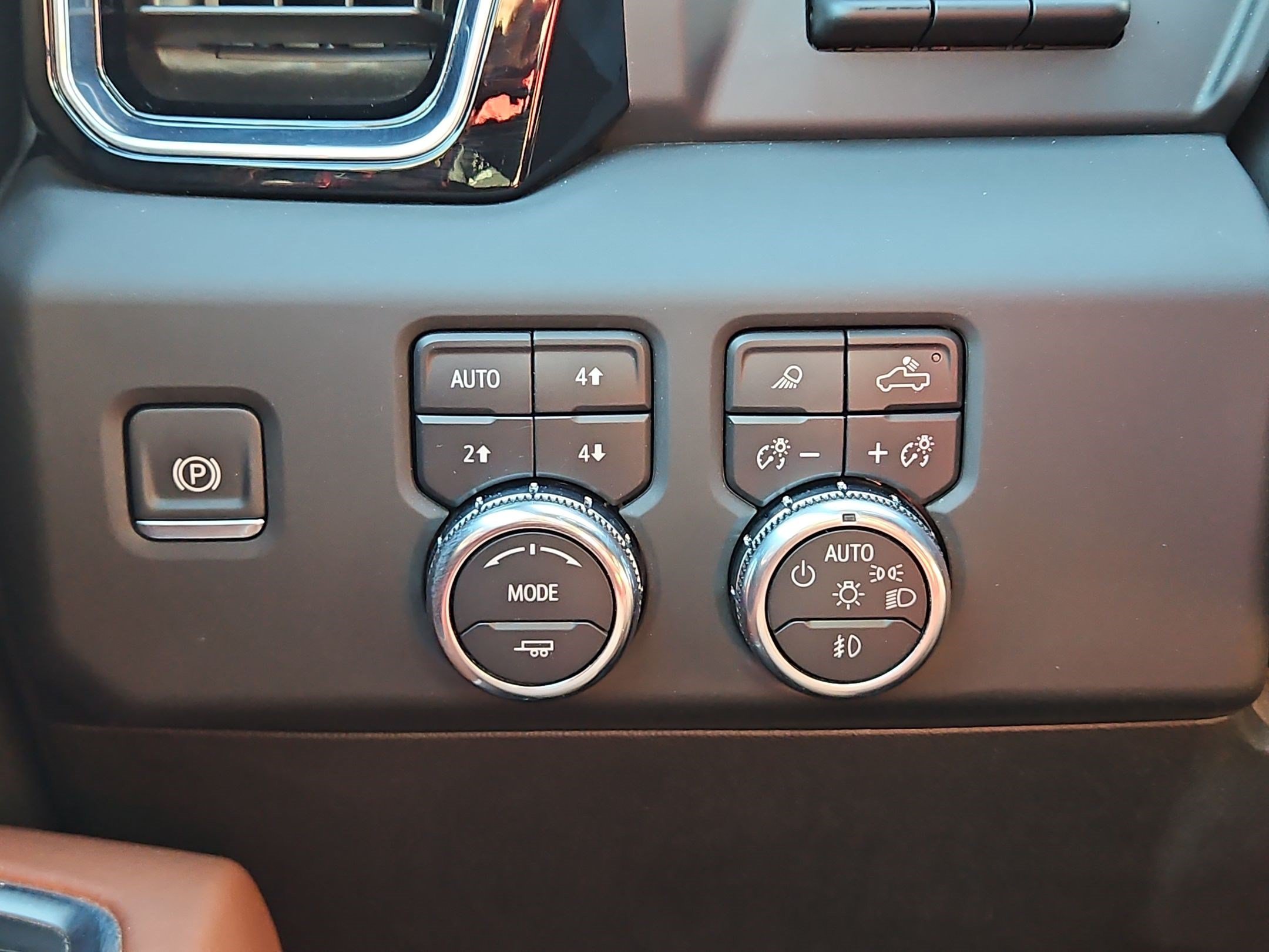 Used 2025 Summit White GMC Denali Ultimate image 24