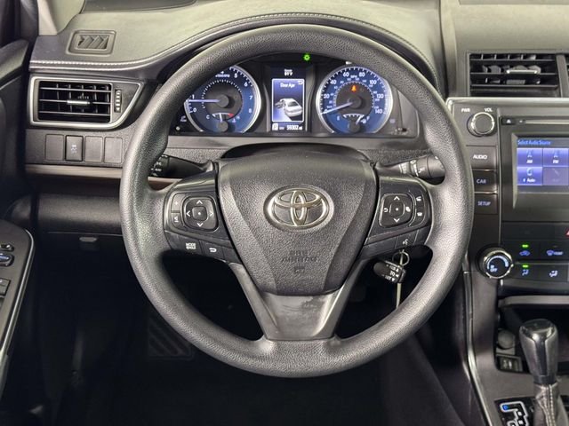 Used 2017  Toyota LE image 20