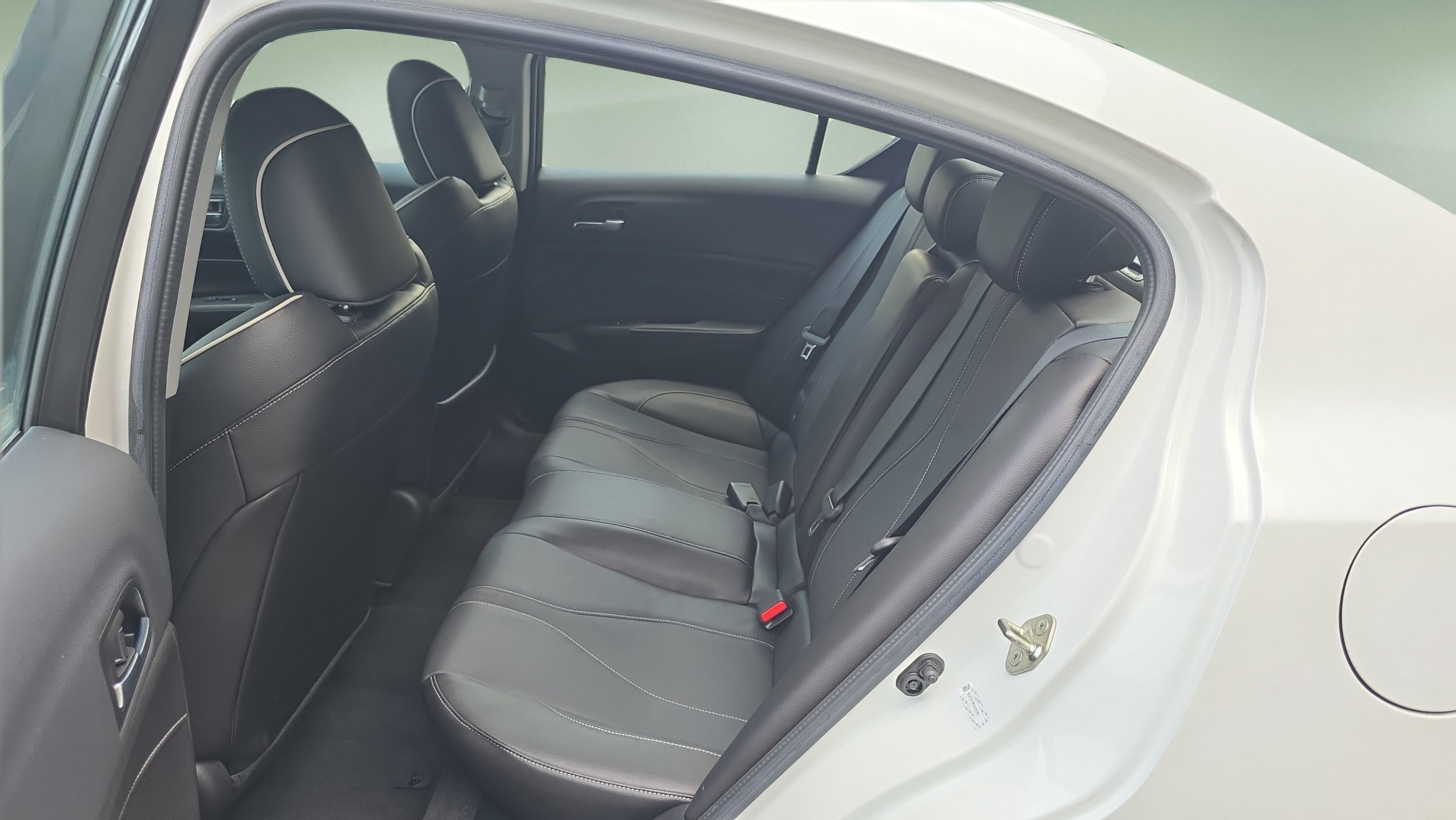 Used 2019 White Acura w/Premium Pkg image 22