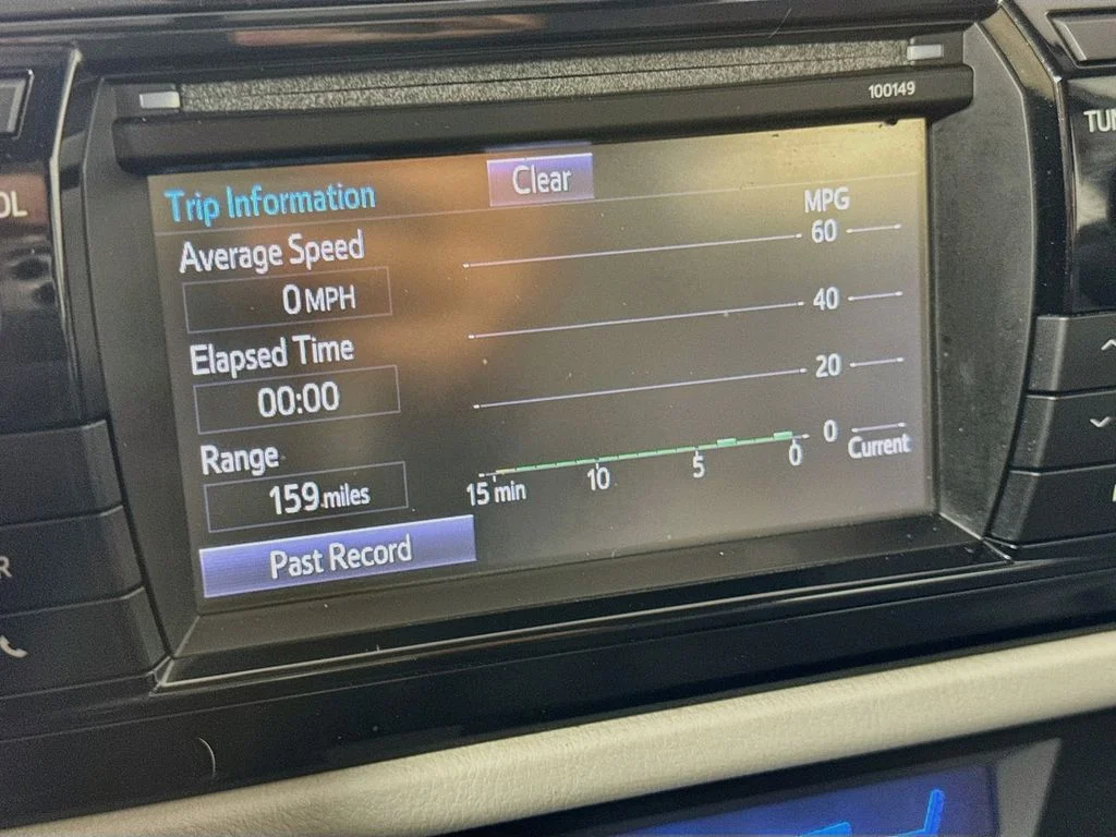 Used 2015 Silver Toyota LE image 15