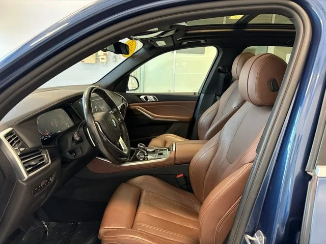 Used 2019 Blue BMW xDrive40i image 11