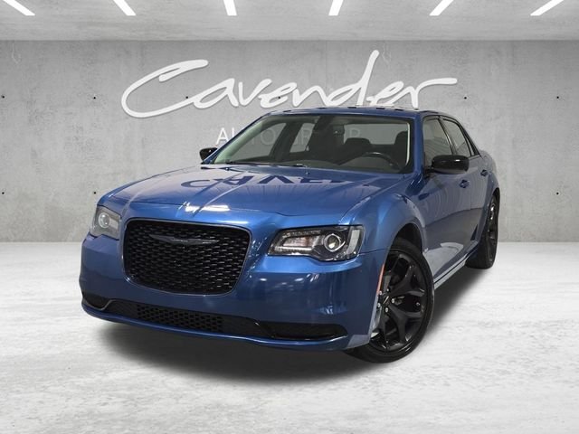 2022 Chrysler 300 Touring's photo