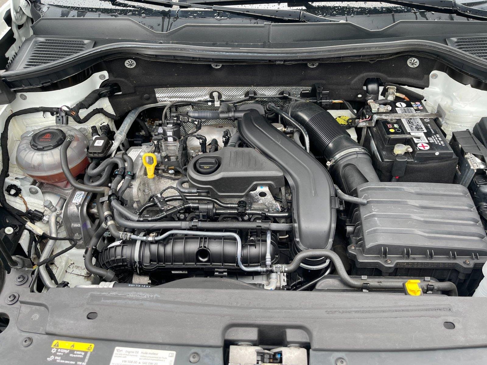 Used 2022 Pure White Volkswagen S image 9