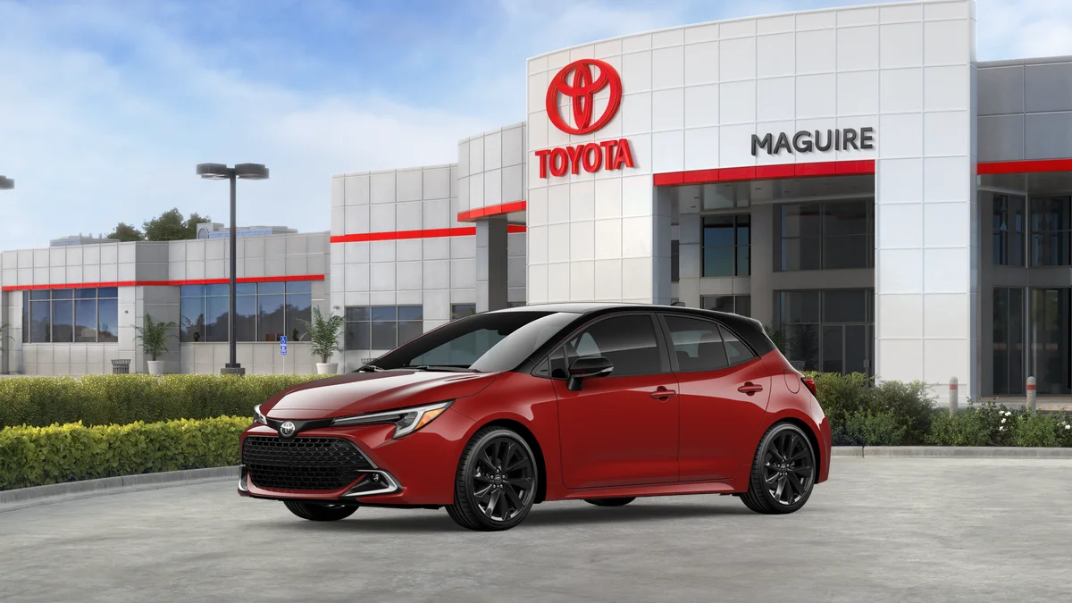 New 2026 Finish Line Red with Midnight Black Metallic roof Toyota XSE image 22