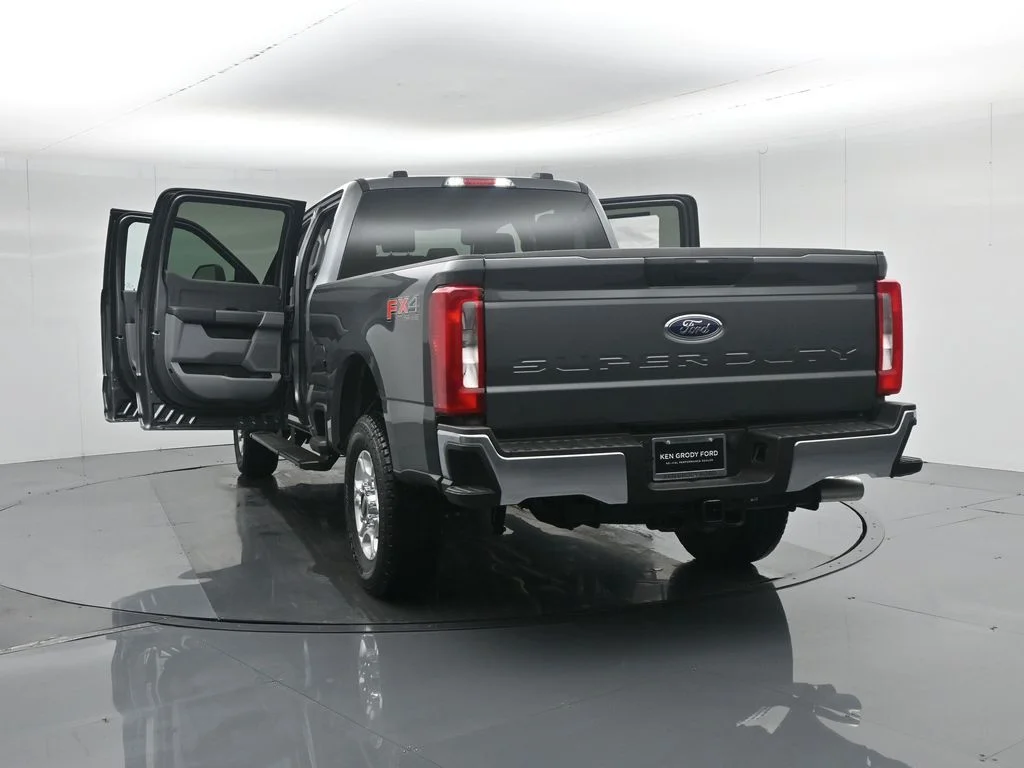 New 2026 Carbonized Gray Metallic Ford XLT image 33