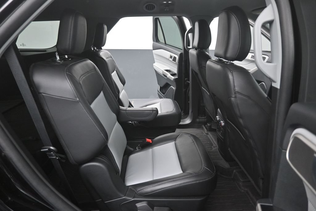 Used 2023 Black Ford XLT image 10