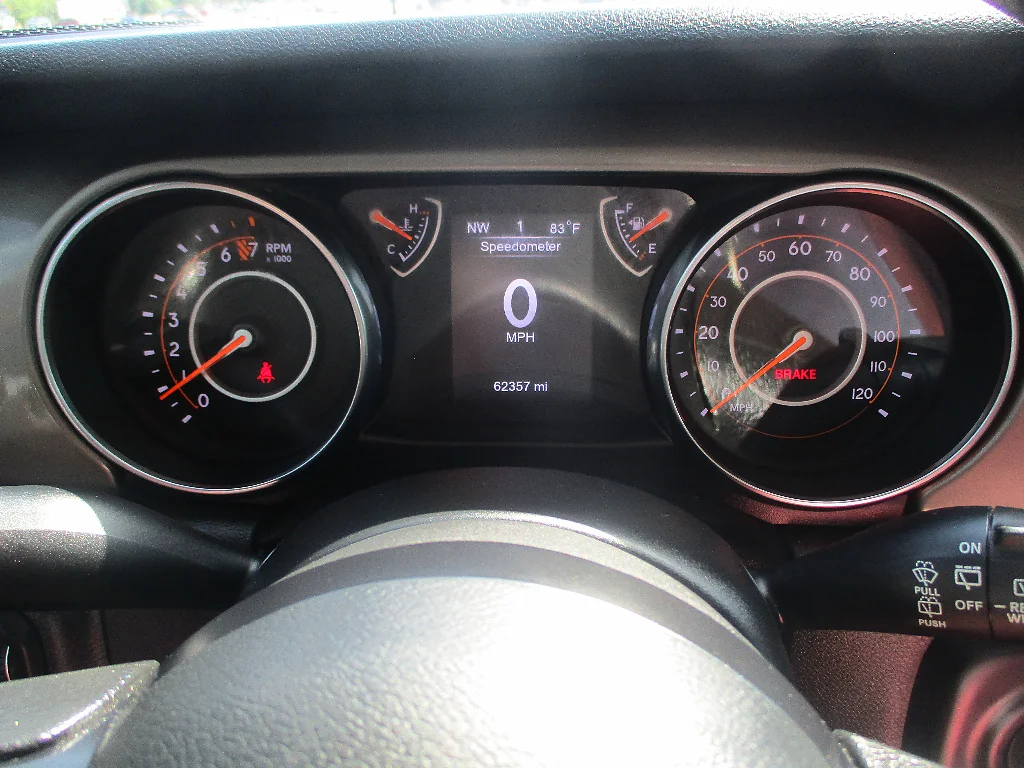 Used 2019 Granite Crystal Metallic Clear Coat Jeep Sport image 12