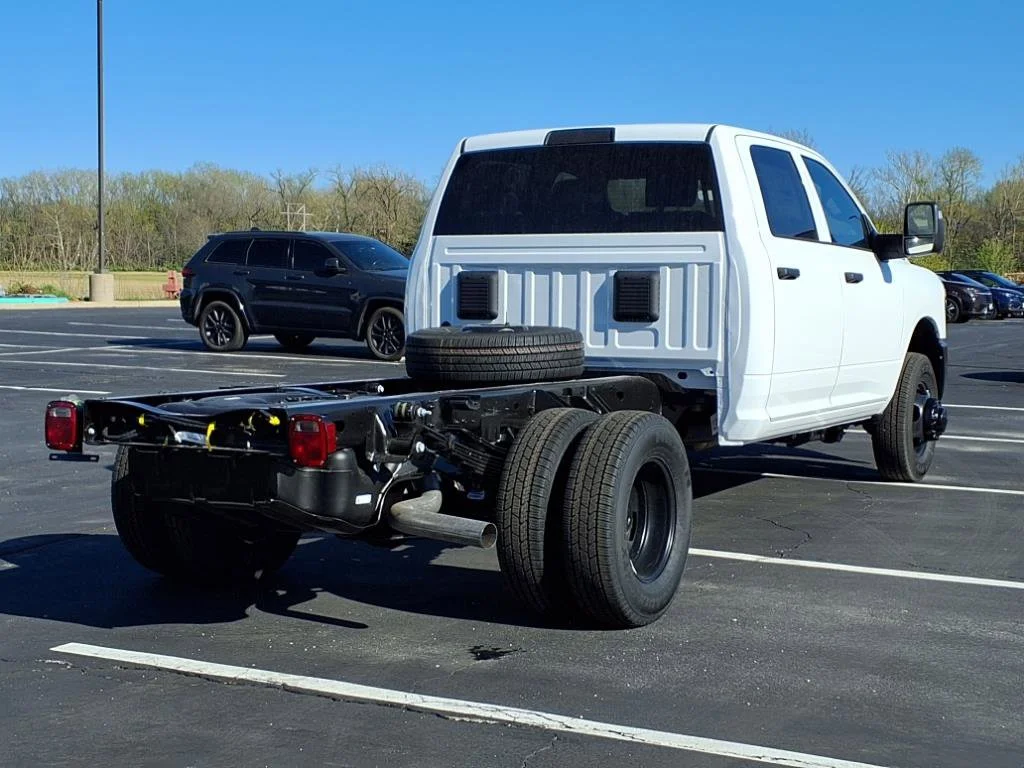 2025 RAM 3500 Chassis Tradesman - Photo 18