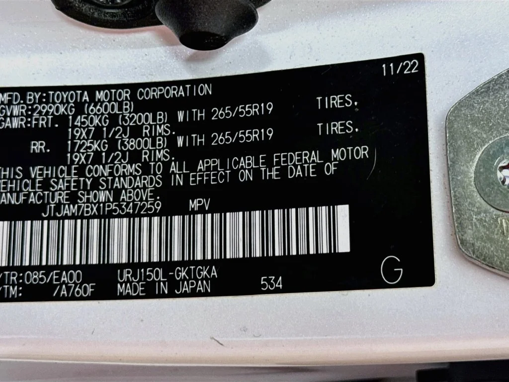 Used 2023 White Lexus 460 image 42