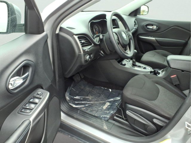 2019 Jeep Cherokee Latitude - Photo 14