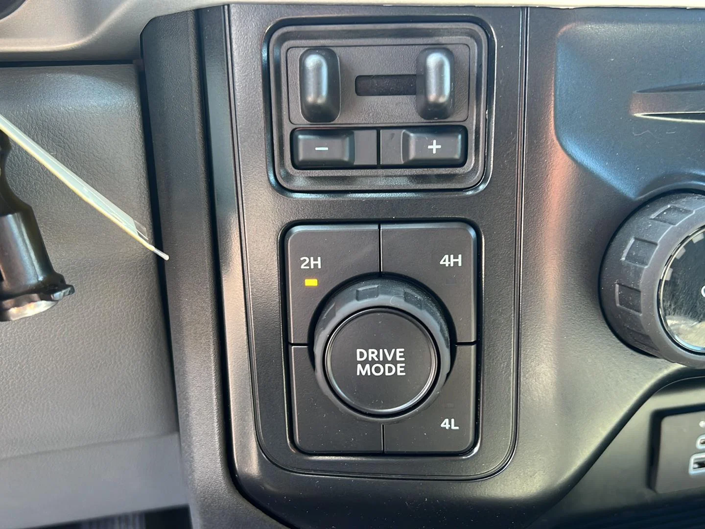 Certified Used 2025 Agate Black Ford XLT image 14