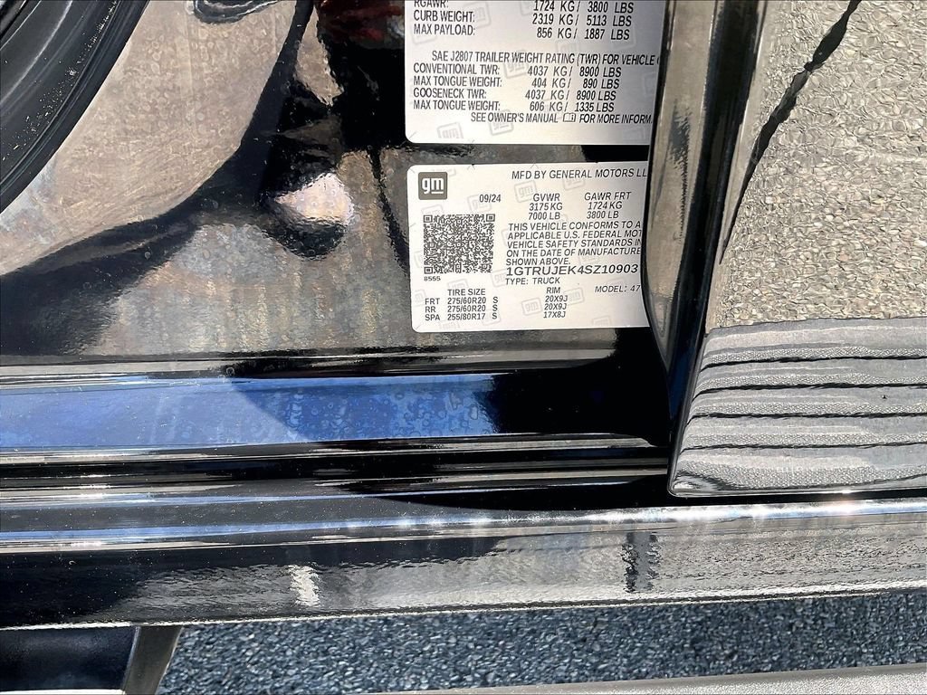Used 2025 Onyx Black GMC Elevation image 36