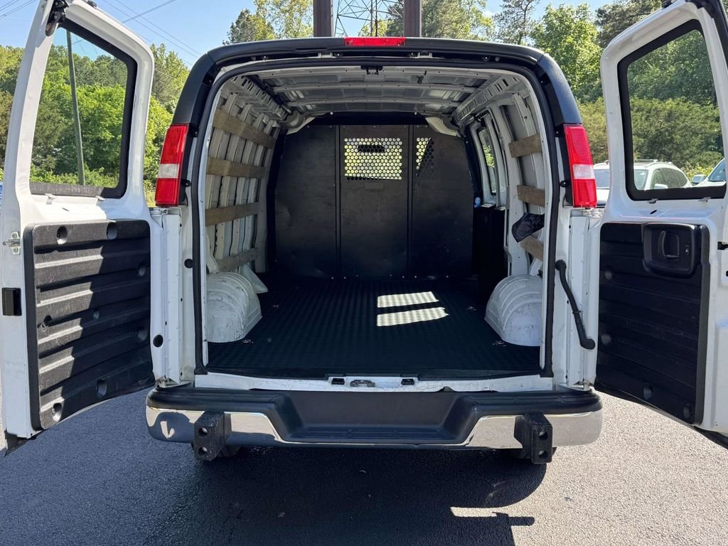 Used 2024 White GMC Work Van image 16