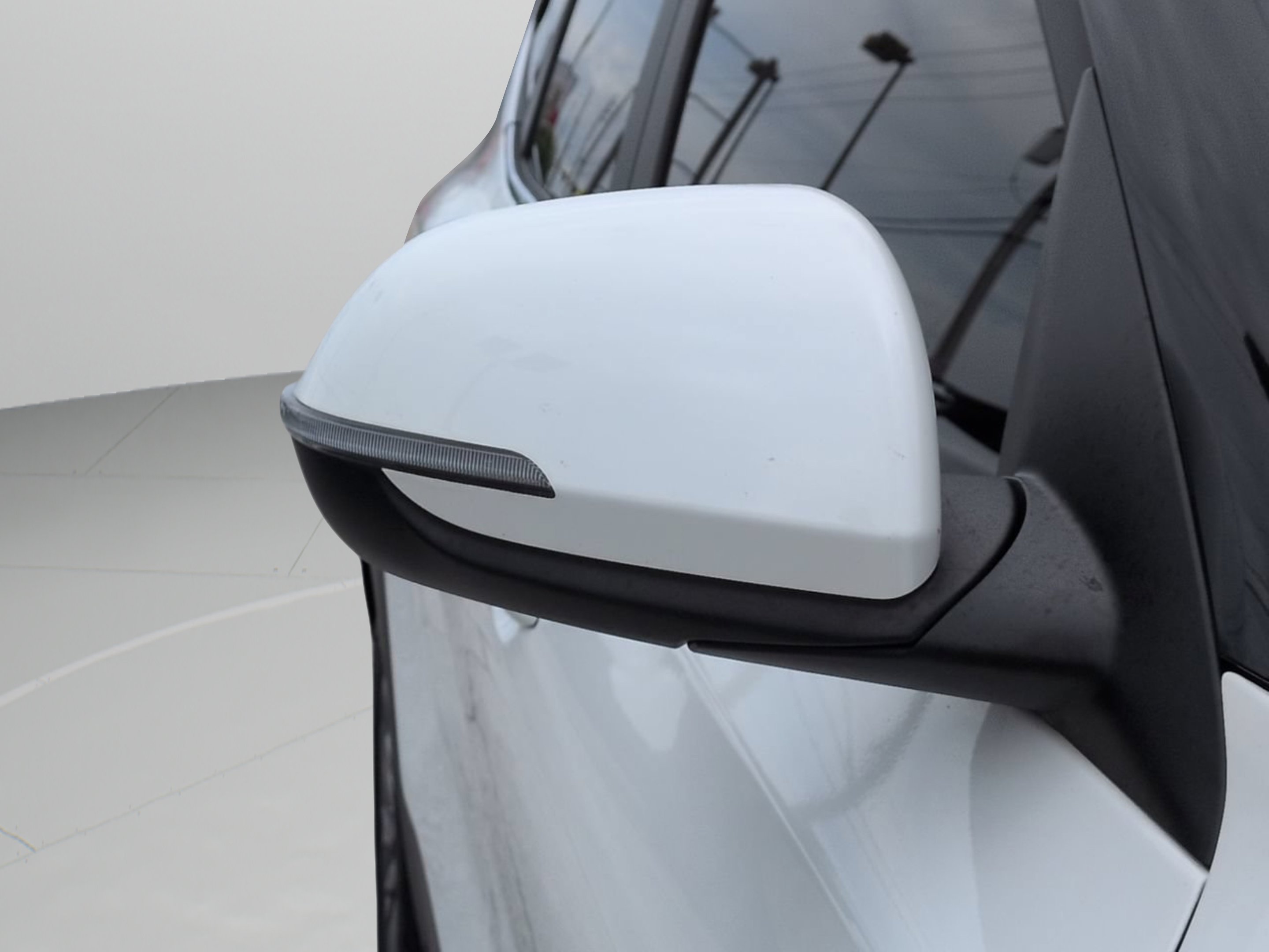 Certified Used 2022 Snow White Pearl Kia S image 29