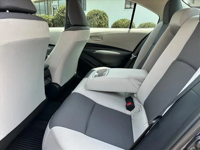 Used 2025  Toyota LE image 17