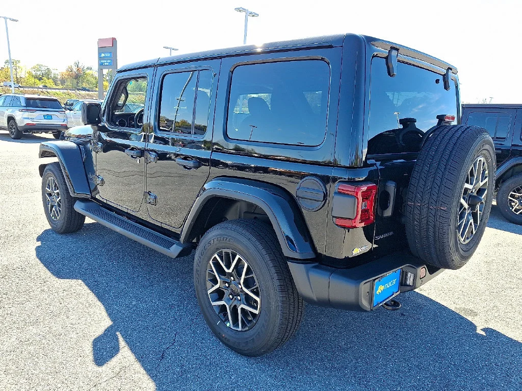 New 2027 Black Jeep Sahara image 3