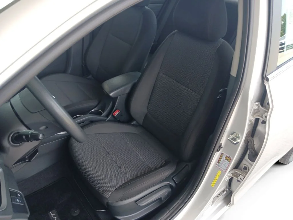 Used 2022 Silver Hyundai SEL image 25
