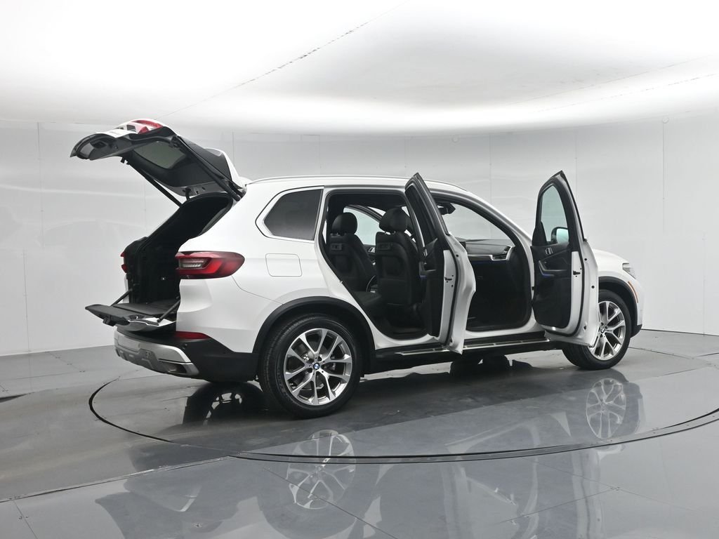 Certified Used 2023 White BMW sDrive40i image 6