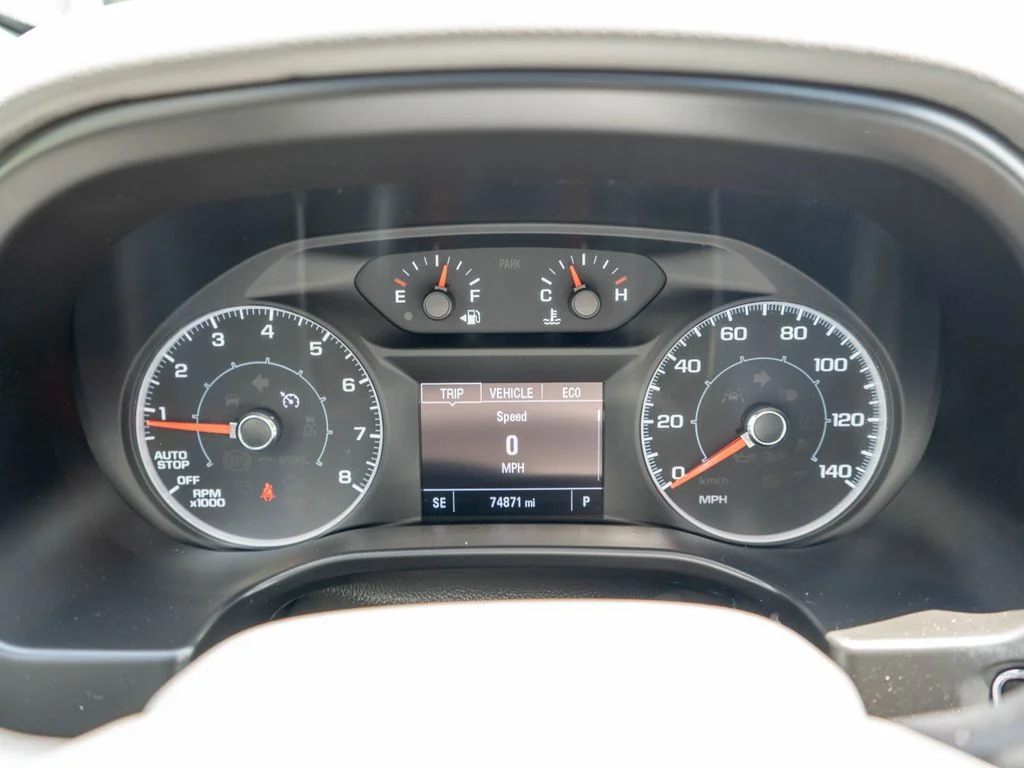 Used 2018 Silver GMC SLE-2 image 22