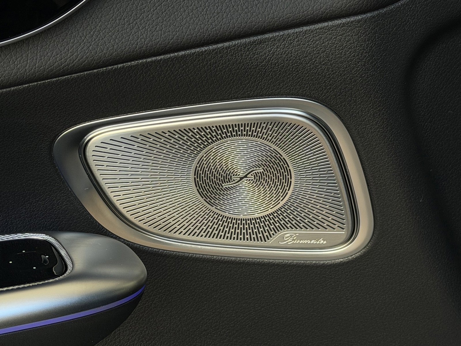 New 2026 Obsidian Black Metallic Mercedes-Benz GLC 300 image 36