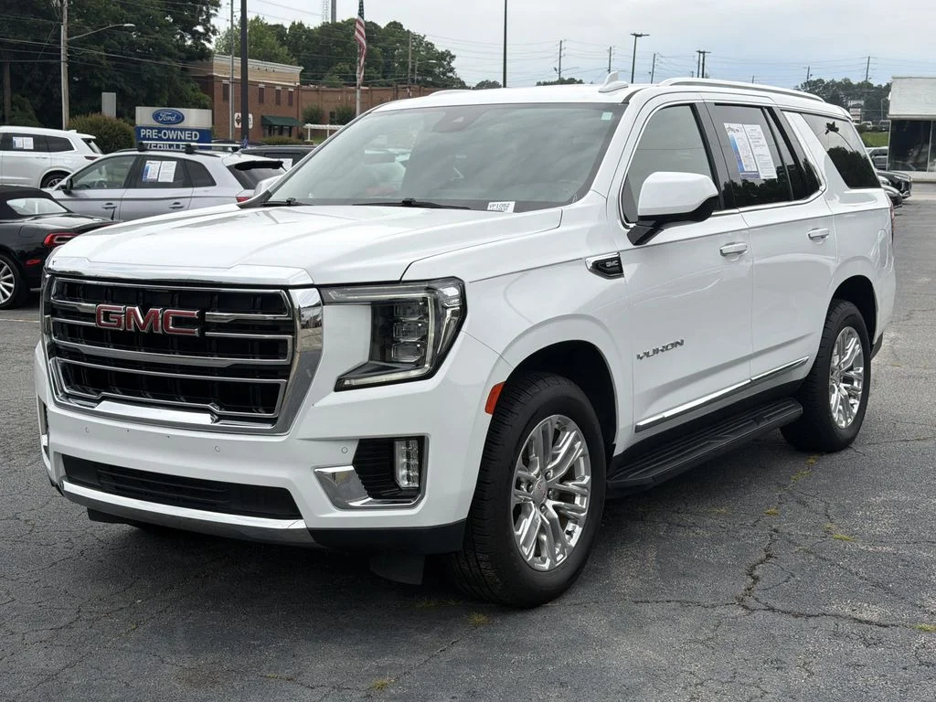 Used 2023 White GMC SLT image 3