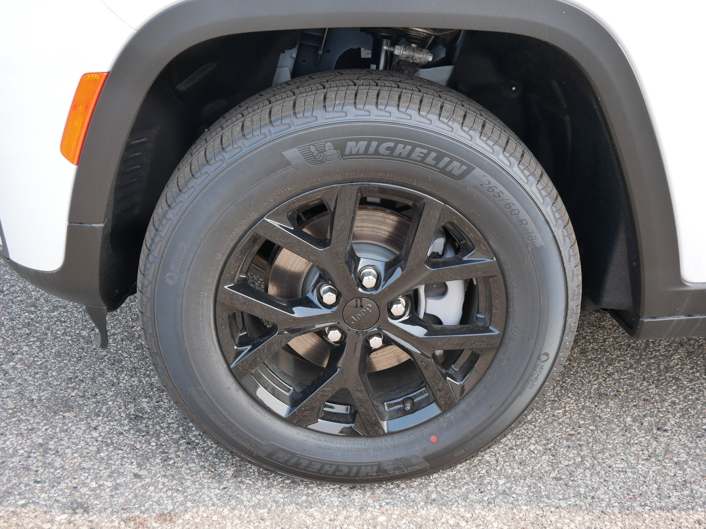 New 2026 Bright White Clearcoat Jeep Laredo Altitude image 5