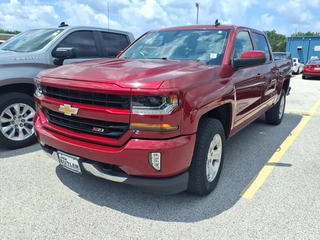 Used 2018 CAJUN RED TINTCOAT Chevrolet LT image 1
