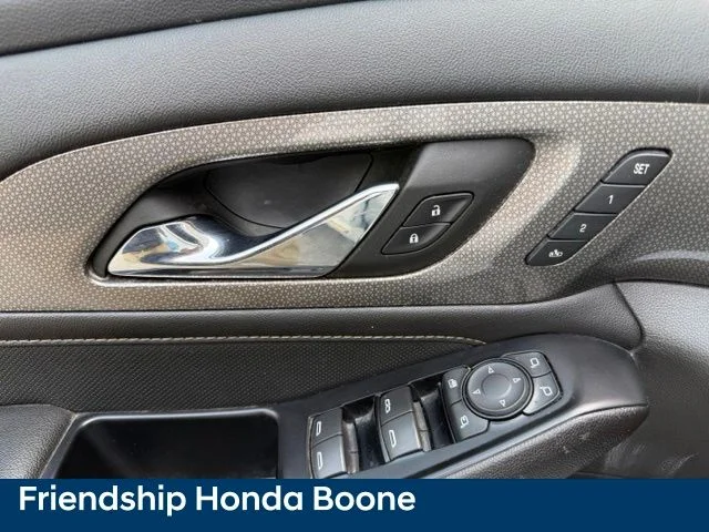 Used 2023 White Chevrolet Premier image 14