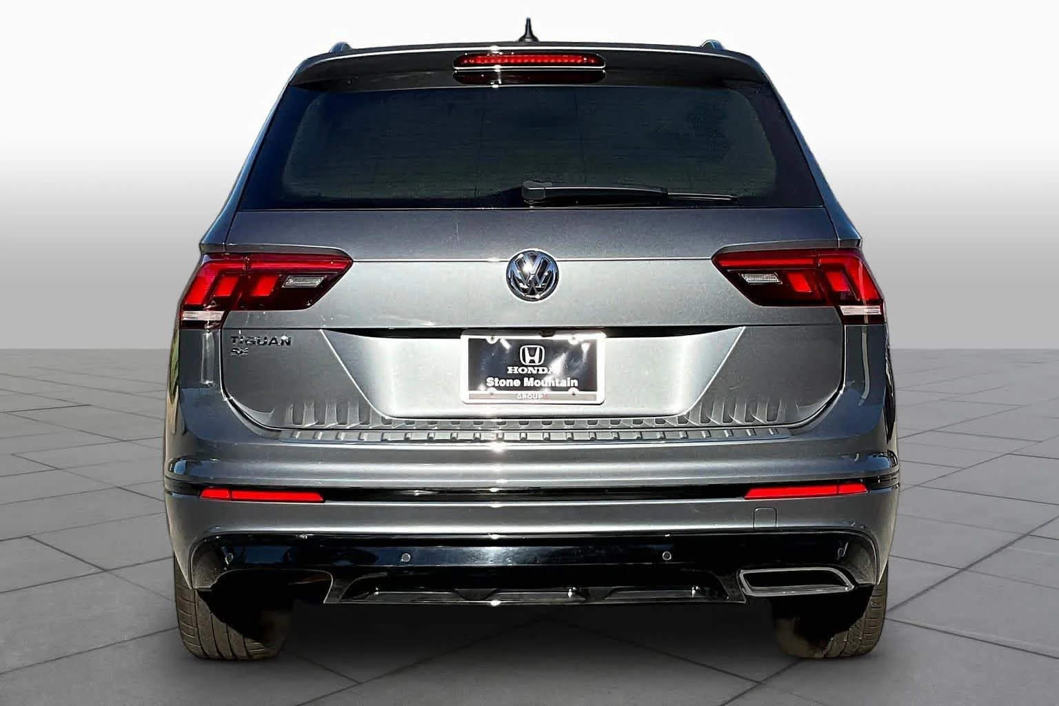 Used 2021 Platinum Gray Metallic Volkswagen SE R-Line Black image 5