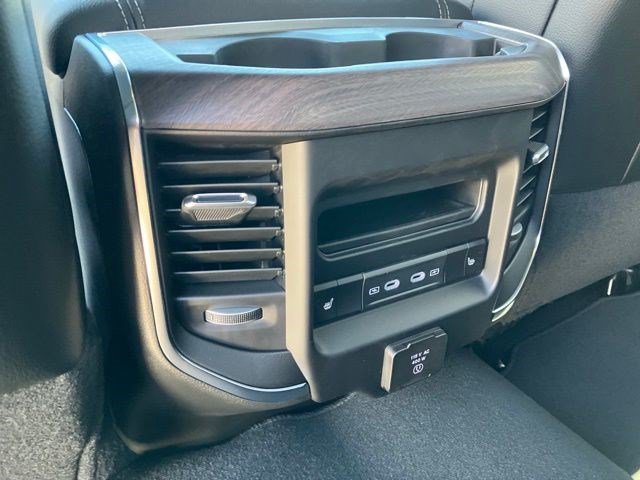 New 2026 Diamond Black Crystal Pearl-Coat Exterior Paint RAM Laramie image 24