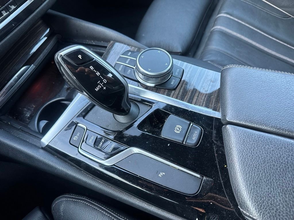 Used 2019 Silver BMW 530i xDrive image 46