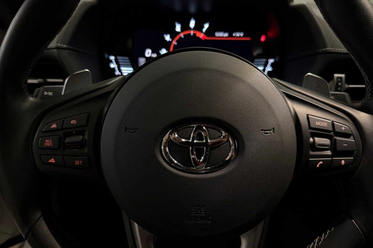 Used 2023 ARCTIC WHITE Toyota 3.0 image 18