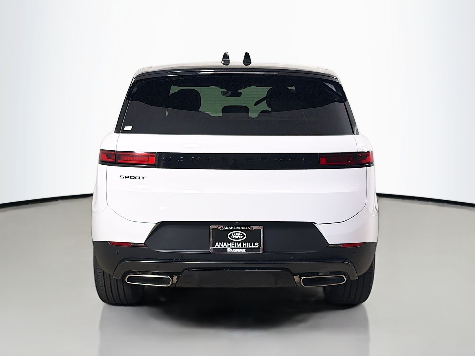 New 2026 Fuji White LAND ROVER SE image 4