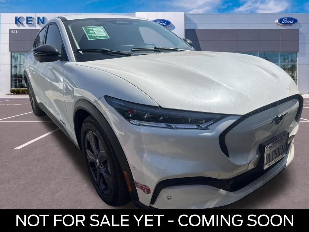 2023 Ford Mustang-Mach-e Select's photo
