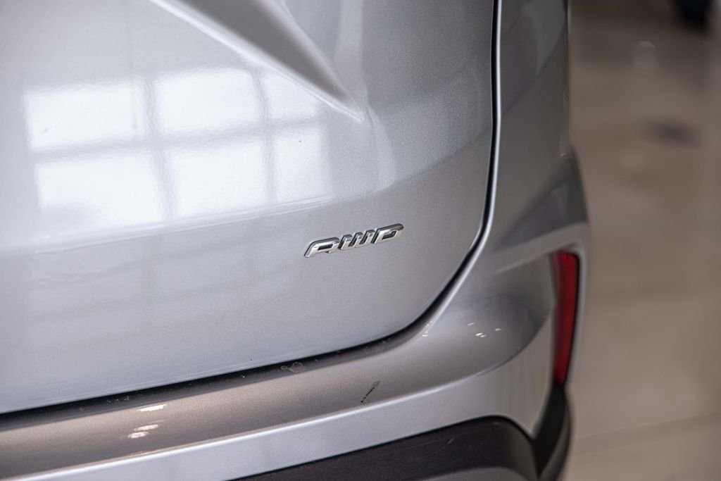 Used 2022 Silver Ford Titanium image 17