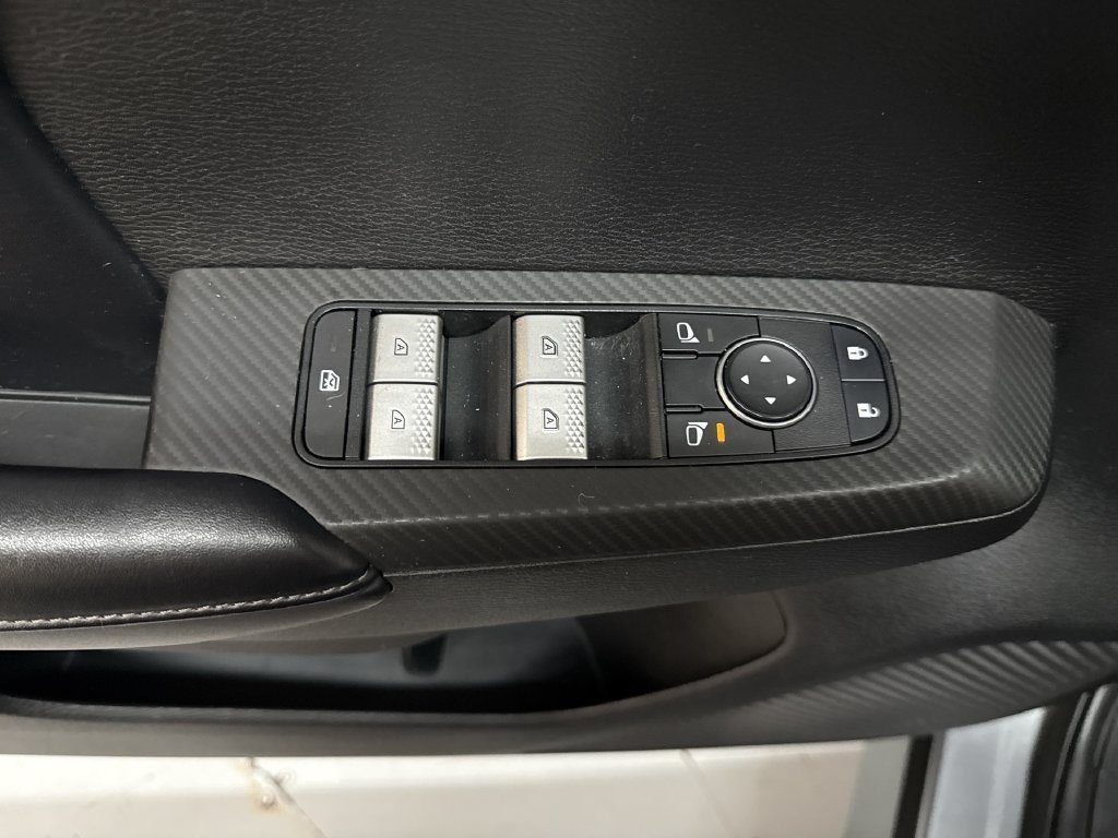 Used 2022 Gray Mitsubishi SE image 15