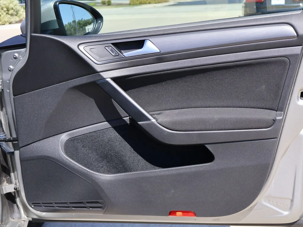 Used 2018  Volkswagen TSI S 4-Door image 36