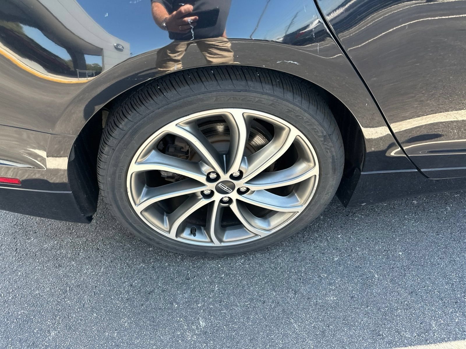 Used 2019 Black Metallic Lincoln Reserve image 4