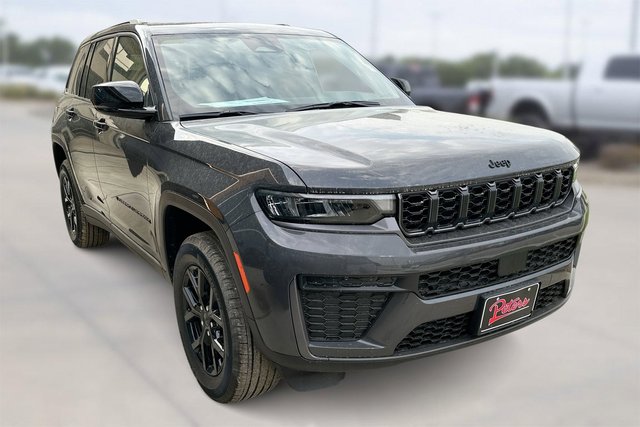 2026 Jeep Grand Cherokee Laredo Altitude