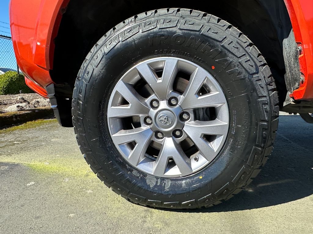 Used 2018 Red Toyota SR5 image 12
