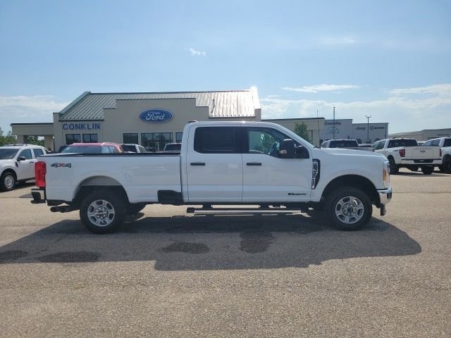 Used 2025 Oxford White Ford XLT image 22