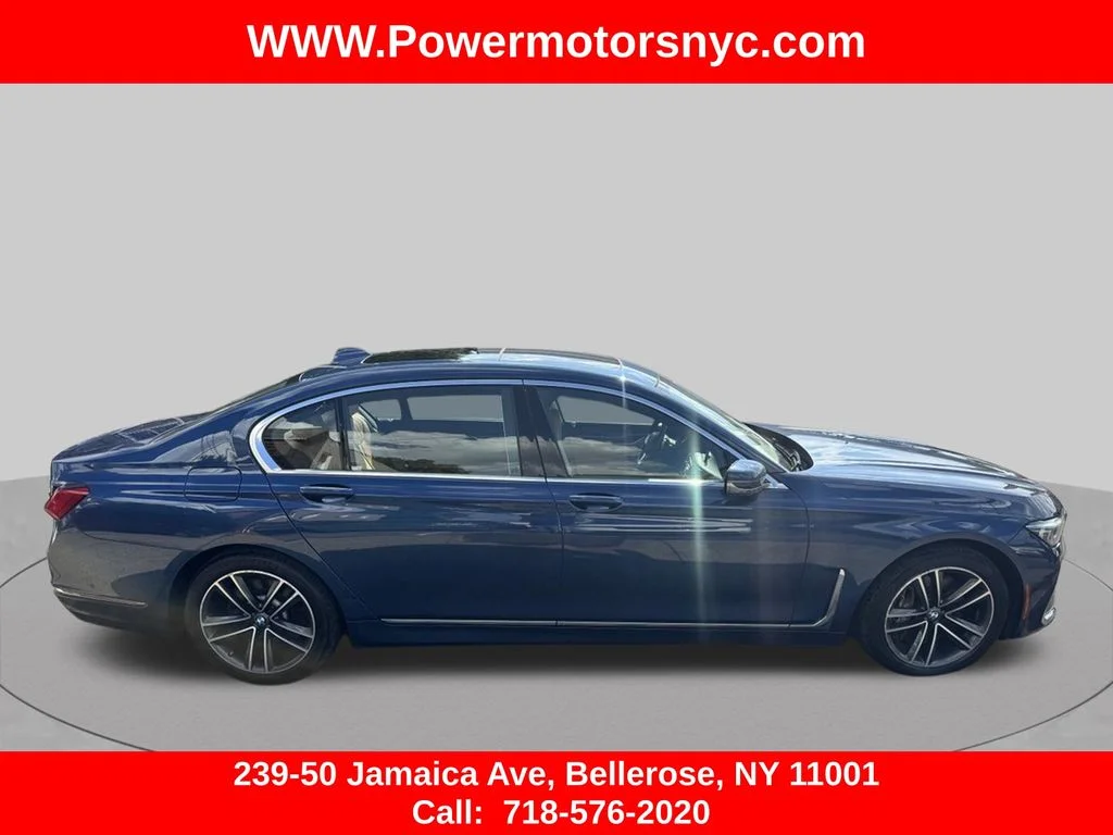 Used 2022 Blue BMW 750i xDrive image 5